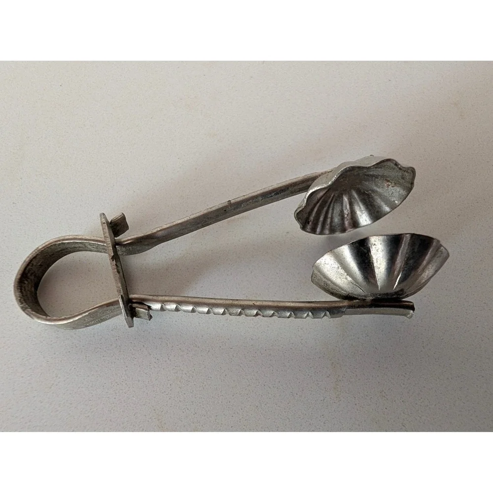 Vintage Silver Tone Seashell Butter Curler Tea Bag Squeezer Shell Mold Tool